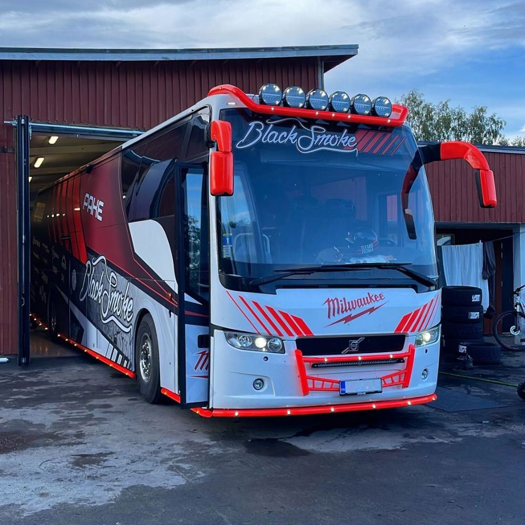 Lisävaloteline maskiin Volvo 9700 (vm 07-13) Linja-auto