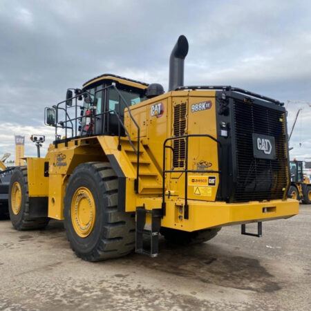 Valoteline taakse konepellin päälle Caterpillar 988KXE