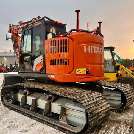 Valoteline taakse Hitachi ZX135US-7