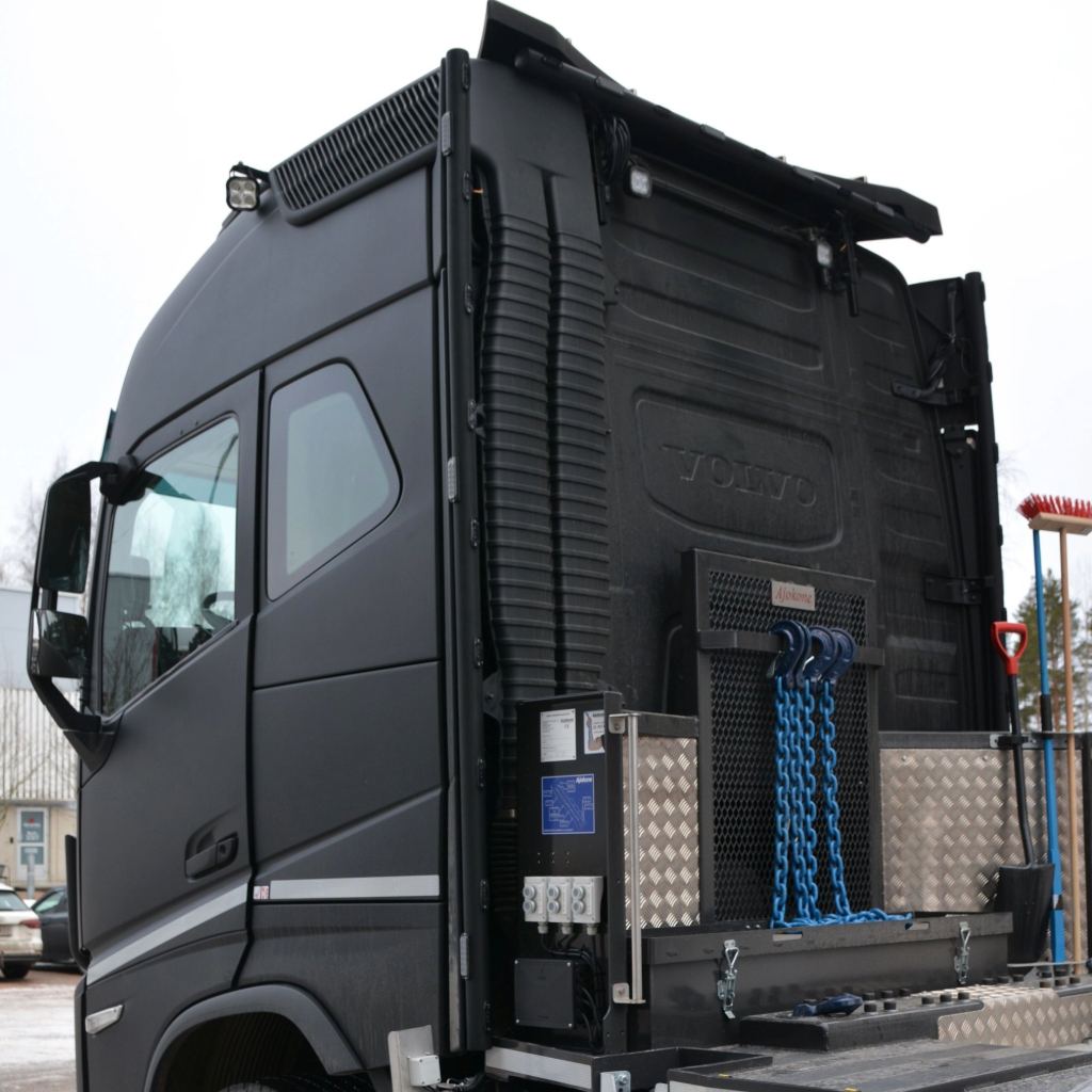 Koristeputket sivutuuliohjaimiin V26 Volvo FH4 Globetrotter
