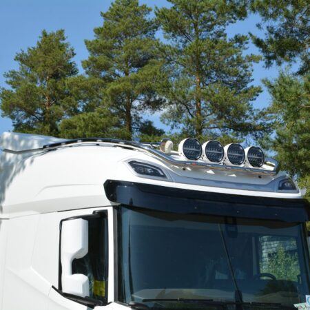 Lisävaloteline jatkoilla V32 DAF XG High Cab 2023- kattospoileri lyhyt