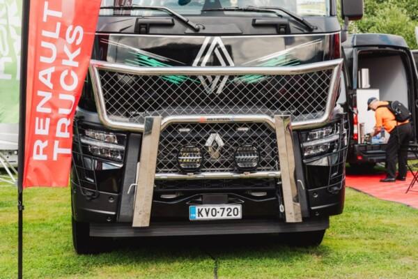 Kuvassa Karjapuskuri Dakar Renault T-sarja