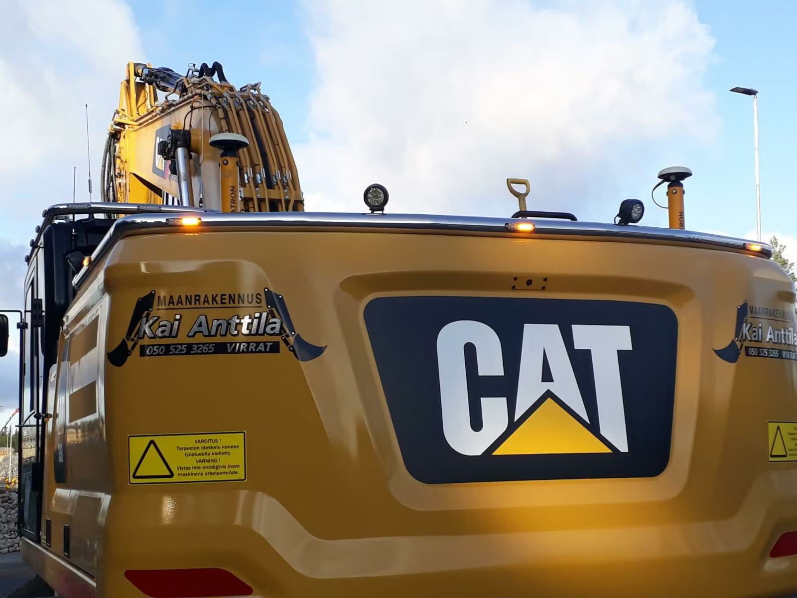 Valoteline taakse Caterpillar NextGen 330 (GC) - Image 3