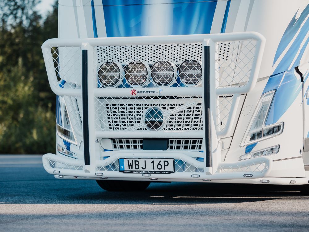 Karjapuskuri Freeway Volvo FH AERO 2024- kuorma-autoihin.