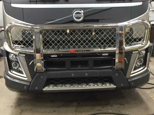 Karjapuskuri Dakar Volvo FMX