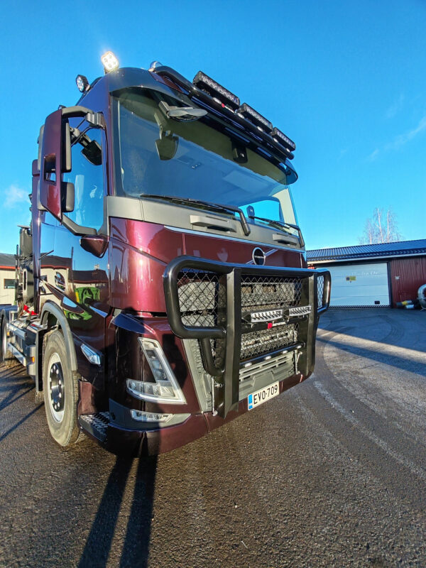 Karjapuskuri Dakar Volvo FM 2021-