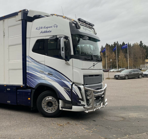 Lisävaloteline katolle jatkoilla Volvo FH4, Globe XL - Image 3