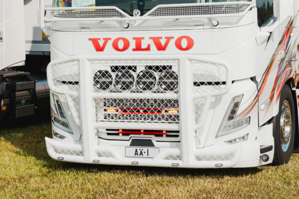 Karjapuskuri Freeway Volvo FM-sarja 2021- - Image 2