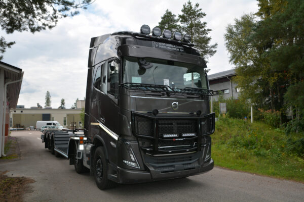 Karjapuskuri Dakar Volvo FH 2021- - Image 3