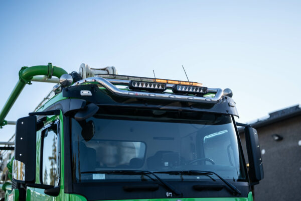 Lisävaloteline katolle Mercedes-Benz Arocs, matala ohjaamo