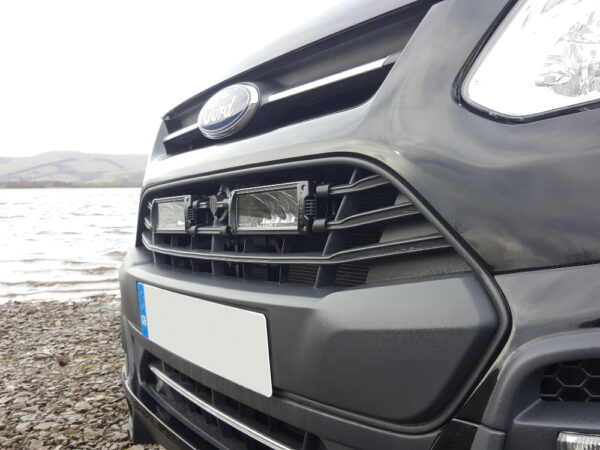 Lazer Grill Kit Ford Transit Cust. 13 -18 Triple-R 750 lisävaloilla - Image 2