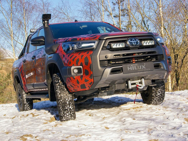 Lazer Grille Kit Toyota Hilux Invincible X 2021- Triple-R 750 valoilla