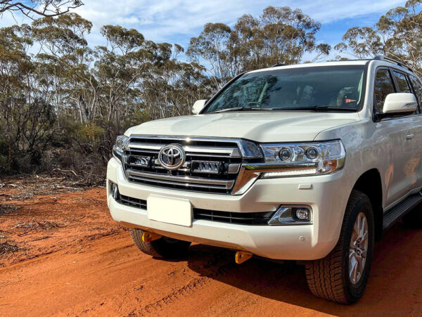 Lazer Grille Kit Toyota LC200 2019-, Triple-R 750 valoilla
