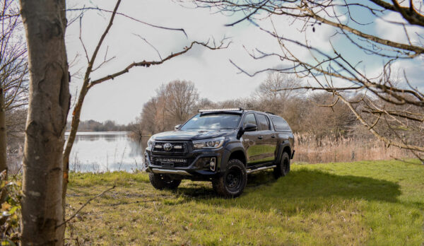 Lisävalopaketti katolle Toyota Hilux 2017-, Lazer lisävaloilla