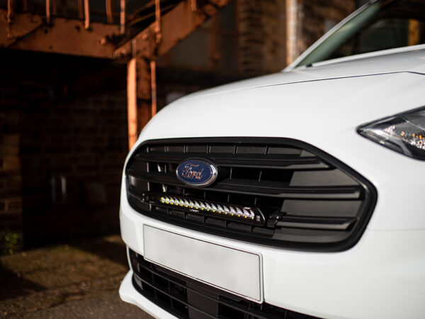 Lazer Grille Kit Ford Transit Connect 2018- Linear 18 lisävaloilla - Image 2