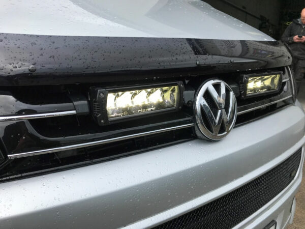 Lazer Grille Kit VW T5 -Triple-R 750 valoilla - Image 2