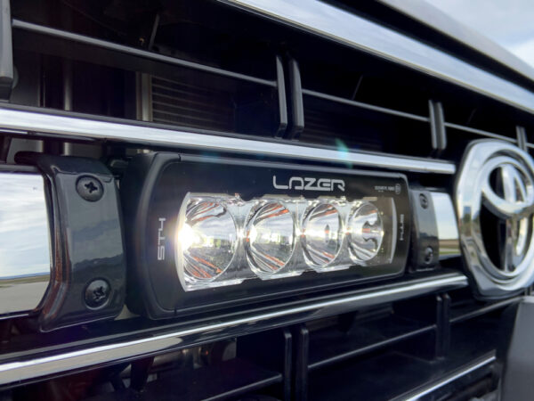 Lazer Grille Kit Toyota LC 70 2007-, ST4 valoilla - Image 3