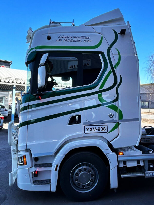 Koristeputket sivutuuliohjaimiin Scania NextGen S 2017-, Highline - Image 3