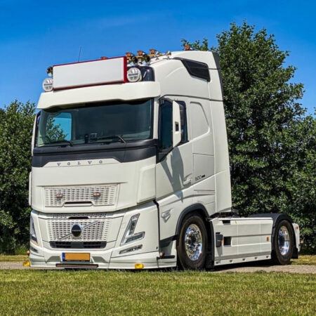 Maski Volvo FH Aero