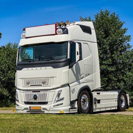 Maski Volvo FH Aero