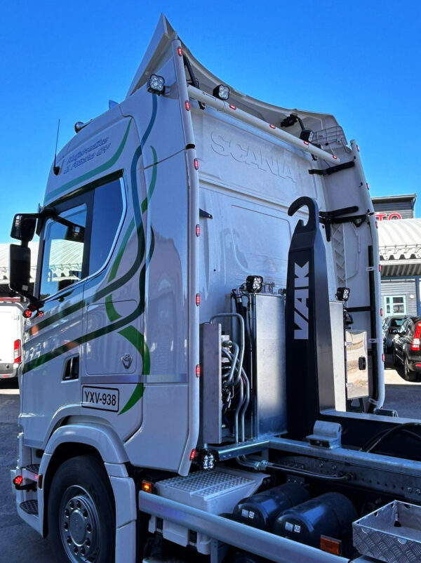 Koristeputket sivutuuliohjaimiin Scania NextGen S 2017-, Highline - Image 2