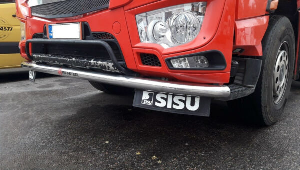 Etuhelmaputki Sisu Polar, Maansiirtopuskurilla