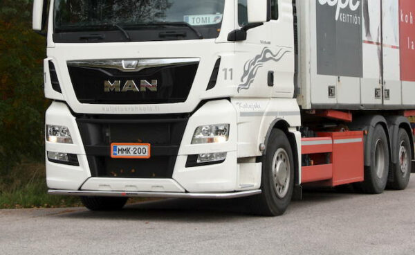 Etuhelmaputki MAN TGX 2014-2019