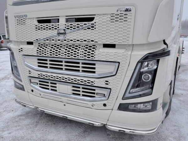 Etuhelmaputki 3-osainen Volvo FM/FH4 - Image 2