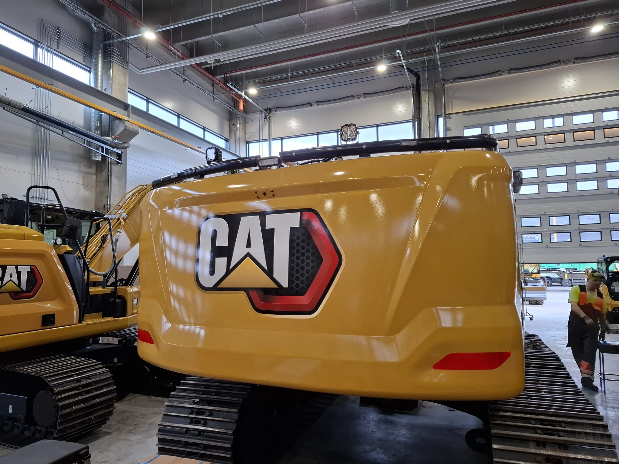 Valoteline taakse Caterpillar NextGen 330 (Premium light kit) - Image 3