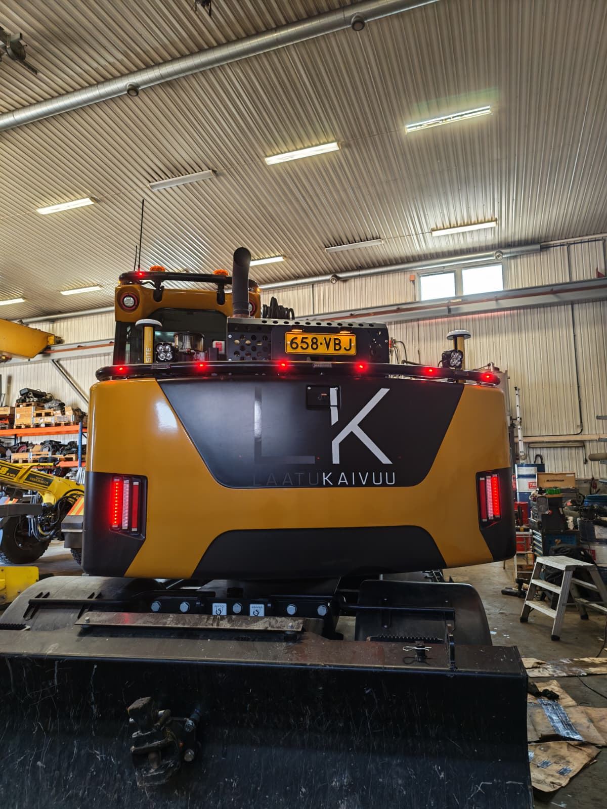 Valoteline taakse / peräpuntin päälle Hydrema MX20G Rail 2021-