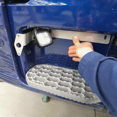 Kuvassa Työvalokiinnike pari askelmaan Scania Next Gen