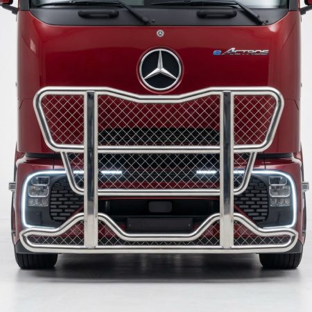 Kuvassa Karjapuskuri Freeway MB Actros L Procabin V42 (LegalPro)