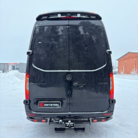 Kuvassa Takakulmaputket 76mm MB Sprinter A4 2006-