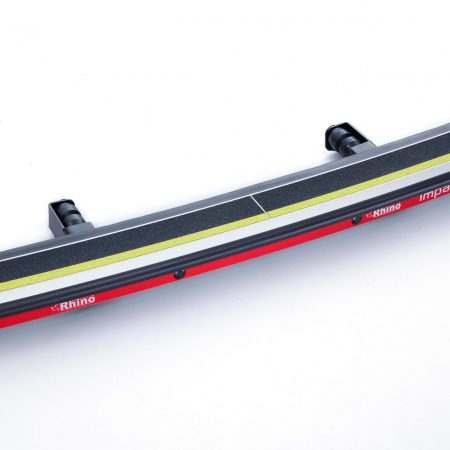 Kuvassa ImpactStep iskunvaimentava takaoven astinlauta Volkswagen Crafter 2017-