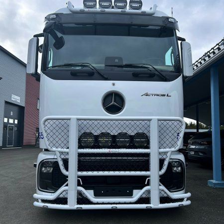 Karjapuskuri Freeway MB Actros L Procabin