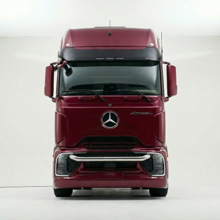 Kuvassa Lisävaloteline maskiin Minibar V16 MB Actros ProCab