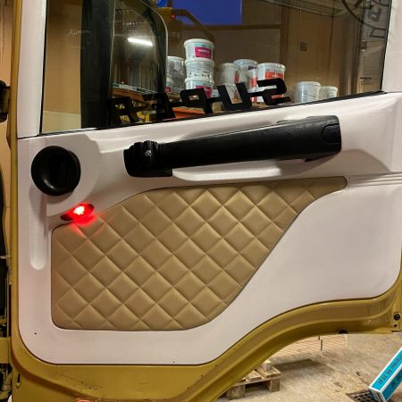 Ovipaneelit Scania 4-Sarja