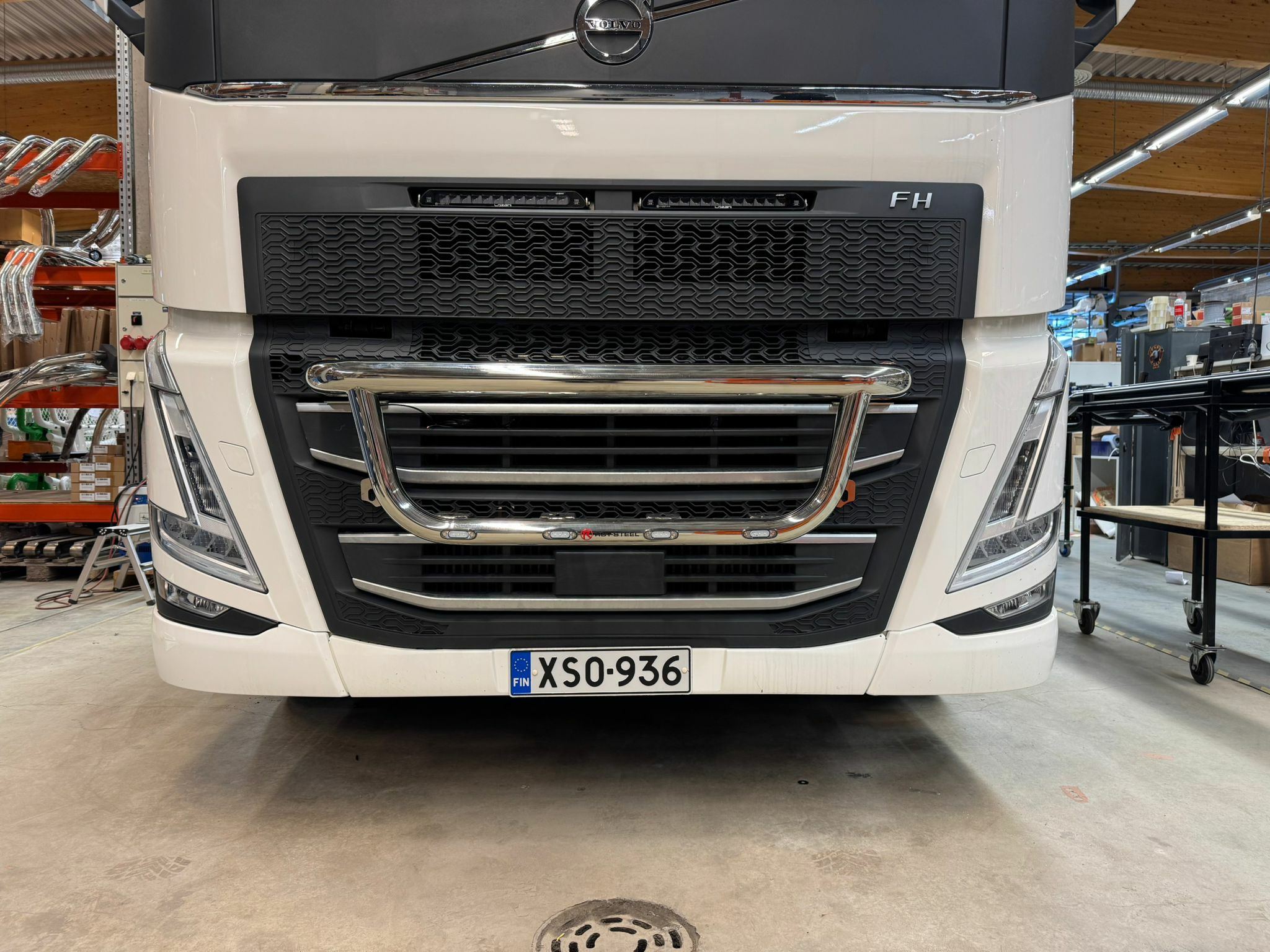 Lisävaloteline maskiin Minibar V10 Volvo FH4/FH4 New - Image 2