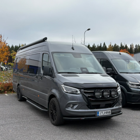 Kylkiputket astimilla (pitkä astin oikealla) MB Sprinter 2018- LWB