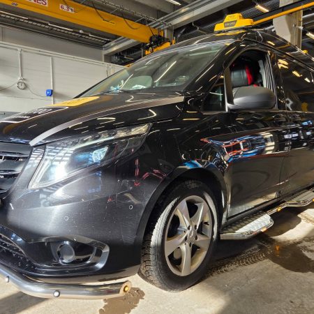 Kuvassa Astinlaudat 60mm MB Vito A3 tupla liukuovet