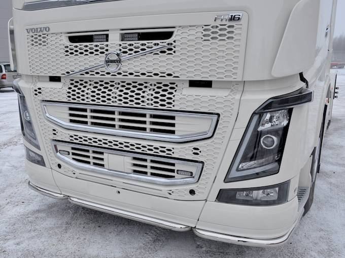 Etuhelmaputki 3-os Lowline V05 Volvo FH4-/FM 2021-