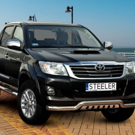 Kuvassa Etupuskurin suojaraudat Toyota Hilux 2005-2015
