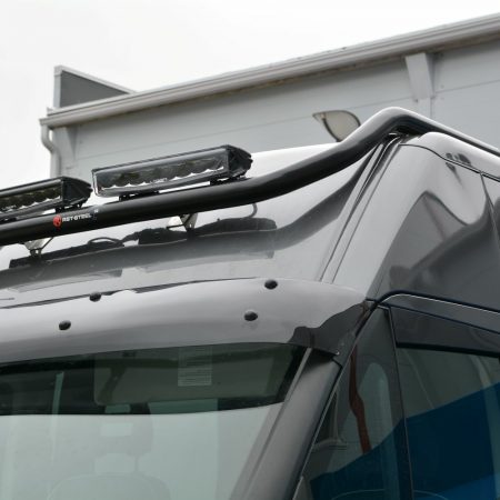 Kuvassa Lisävaloteline katolle Iveco Daily korkeakattoinen - Ø60mm