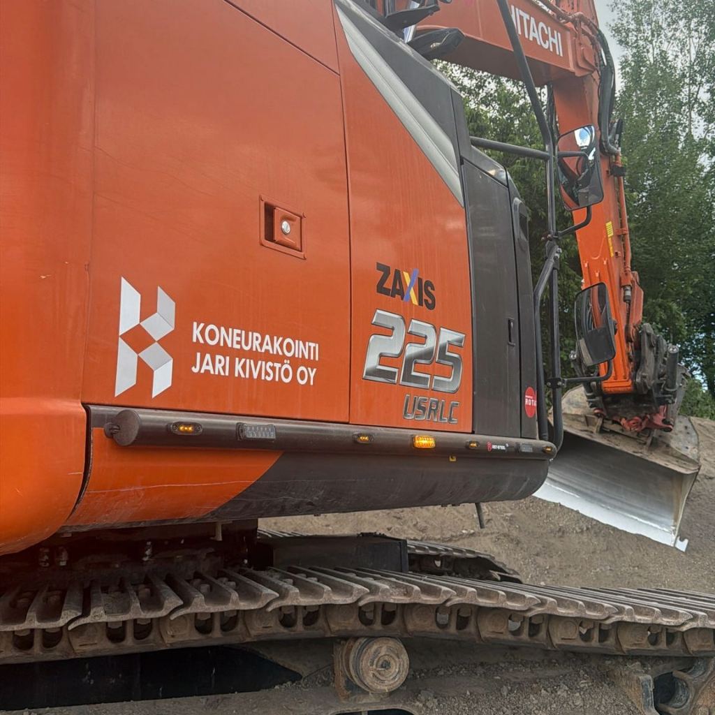Kylkiputki puomin puolelle Hitachi ZX225USRLC 5-7 srj - Image 2