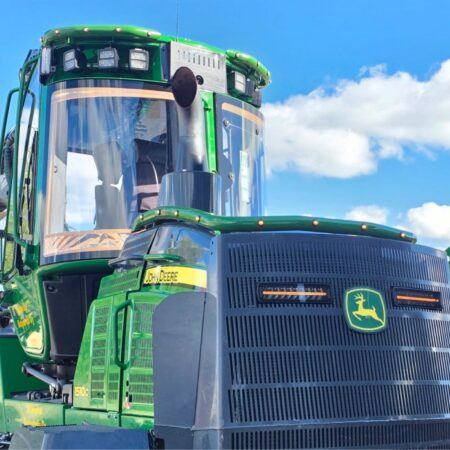 Koristeputket konepeittoon John Deere 1510G ajokone