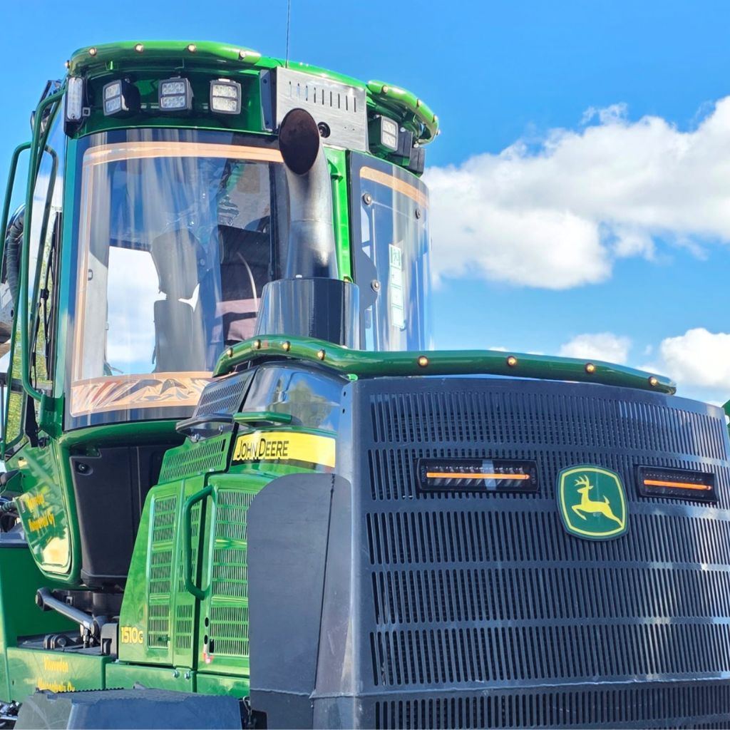 Koristeputket konepeittoon John Deere 1510G ajokone