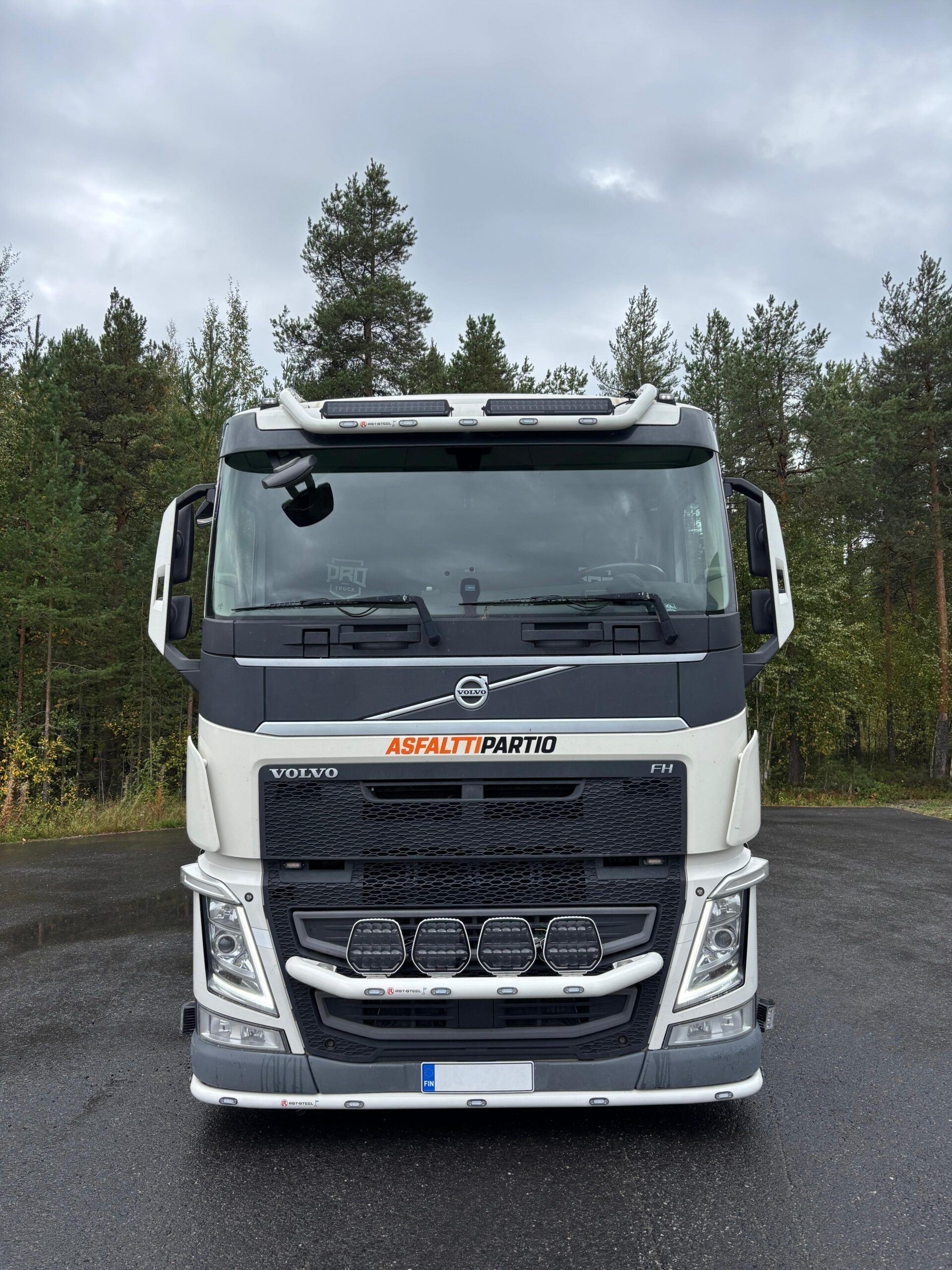 Lisävaloteline katolle Basic V20 Volvo FH4- Norm (Pieni tuuliohjain)