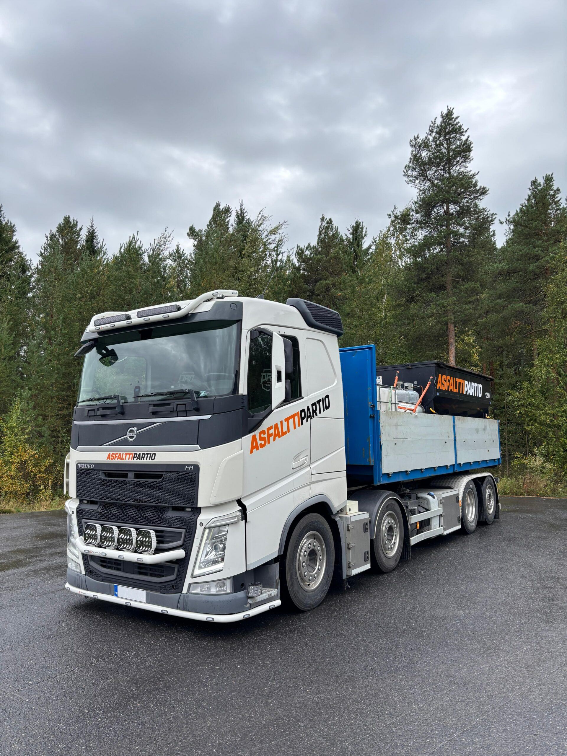 Lisävaloteline katolle Basic V09 Volvo FH4- Norm (Pieni tuuliohjain) - Image 2