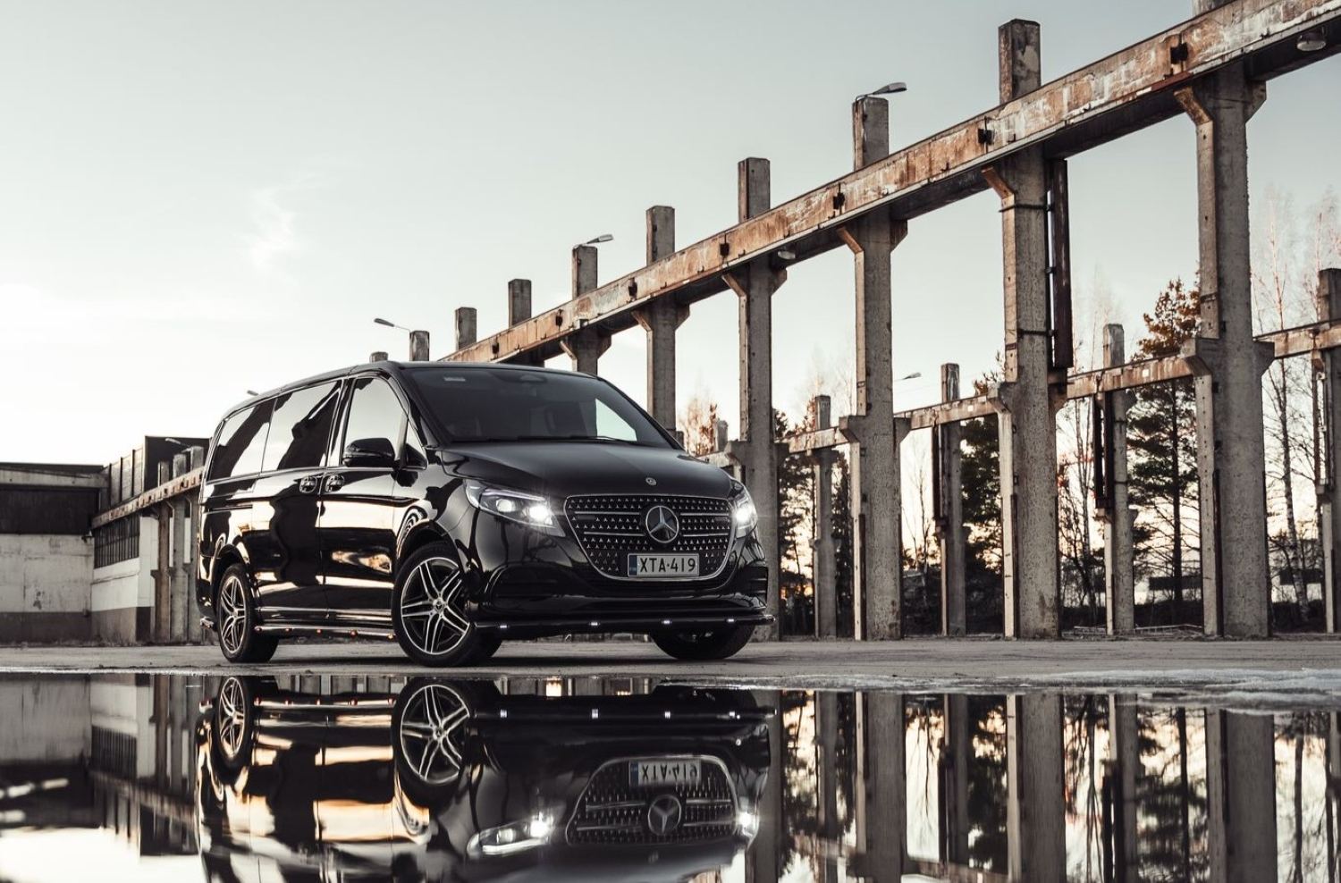 Pakettiautojen varustelu — RST-Steel